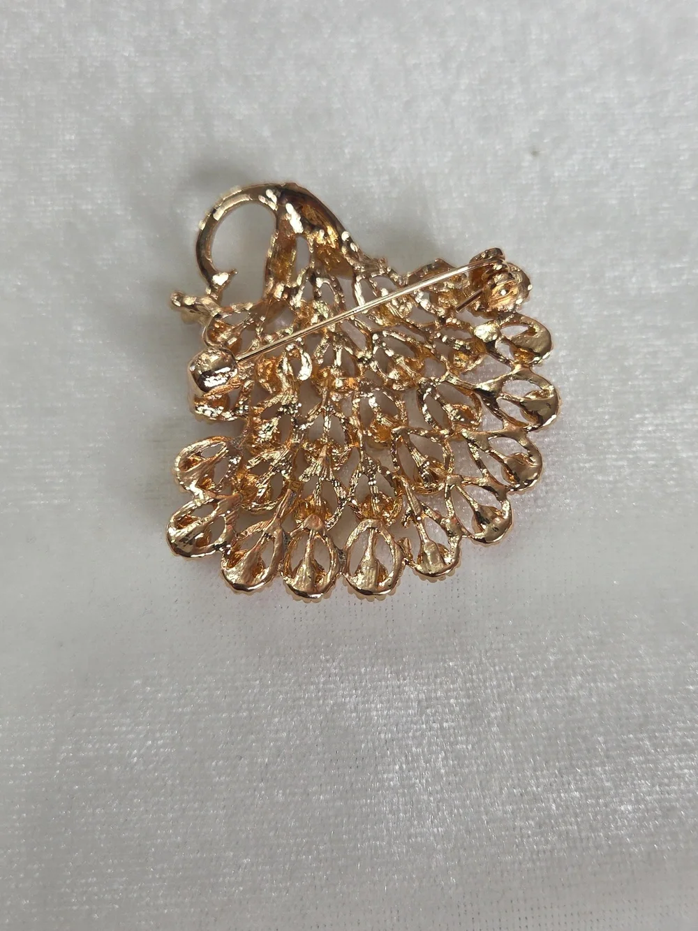 Colorful Peacock Rhinestone Brooch Retro Style Pin Gold Tone Sparkling Elegant